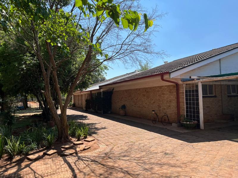 6 Bedroom Property for Sale in Koster North West